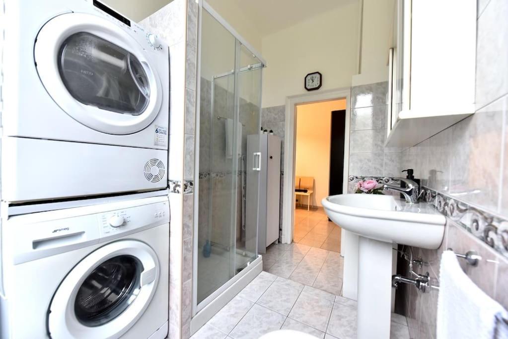 Caseospitali - Angolo Bernini Trilocale Luminoso Apartamento Milão Exterior foto